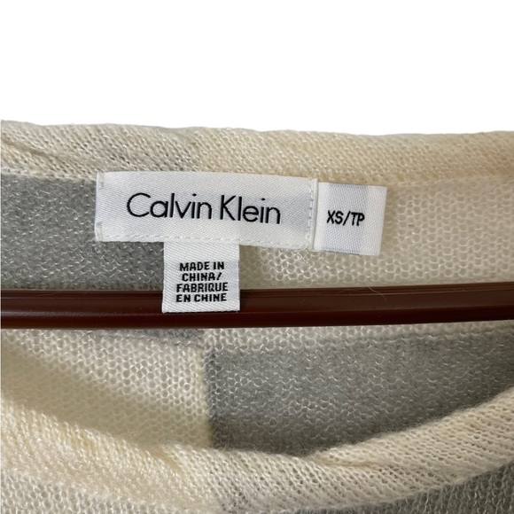 Calvin Klein Mohair Wool Blend Oversized Lightweight Cream &Grey Sweater Size XS - Picture 5 of 9